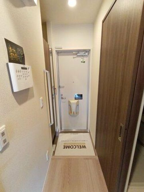 AXIS C101の玄関