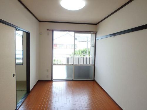 タウニー春日の居間