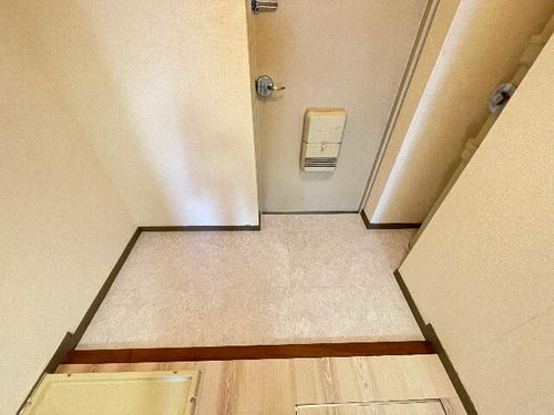 ハイツコスモスの玄関