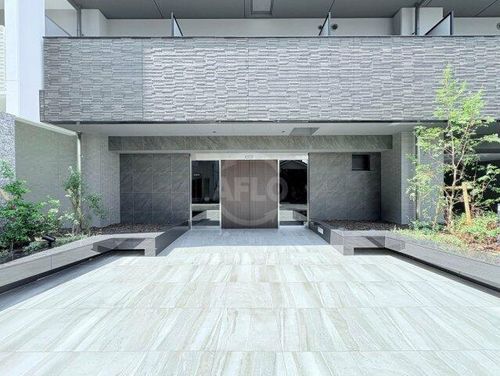 S-RESIDENCE堺altklasの玄関