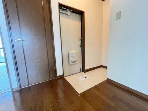 松本ハイツⅠの玄関