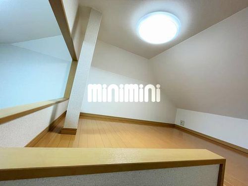 エムケート桜山の居間