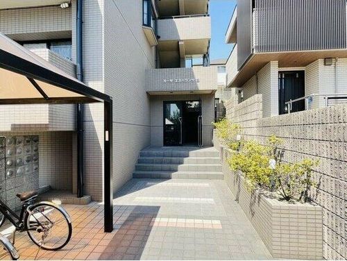 カーサエスペランサⅢの玄関