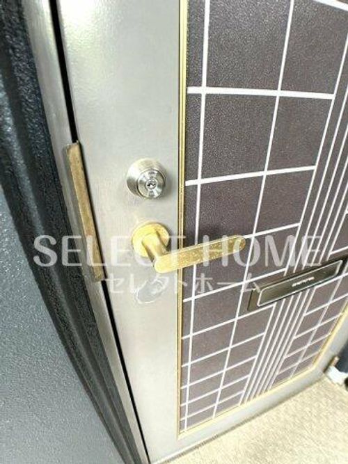 天神山マンションⅡ号館301の玄関