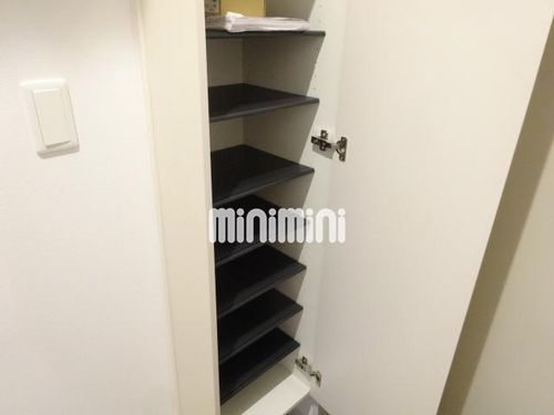 エスポワール烏森の玄関