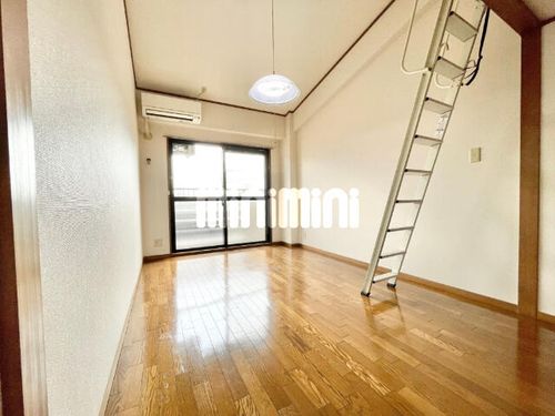 サンセール塩釜の居間