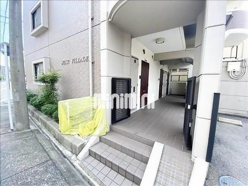 ウエスト ヴィレッジの玄関