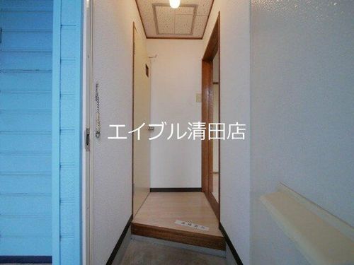 ロンバートⅠ106の玄関