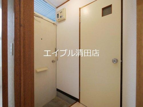 ロンバートⅠ106の玄関