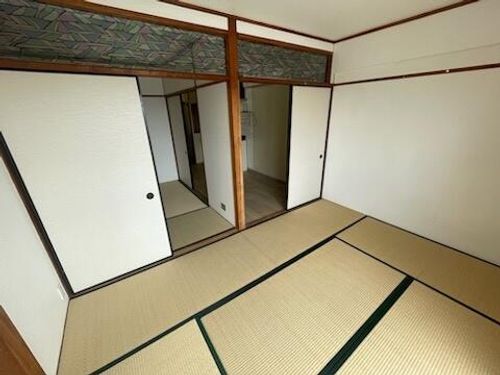 日光寺マンションの居間