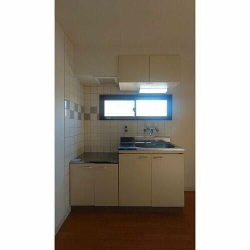 鶴見ベルダァーⅠ番館のキッチン