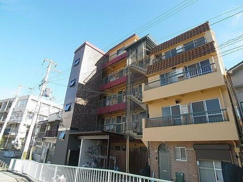 ラムール下三条の外観