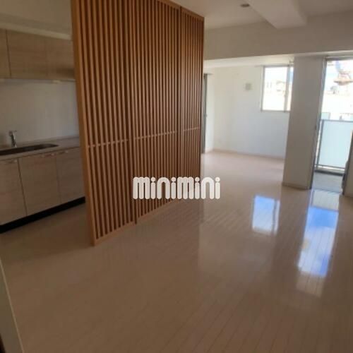 イーグルヘッド橦木の居間