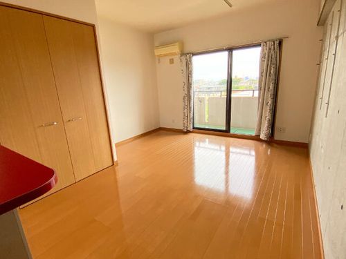 ひまわりやなべの居間