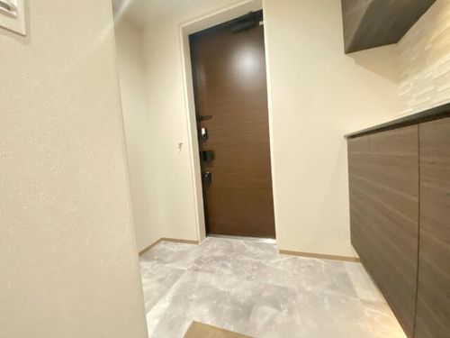 ルジェンドの玄関