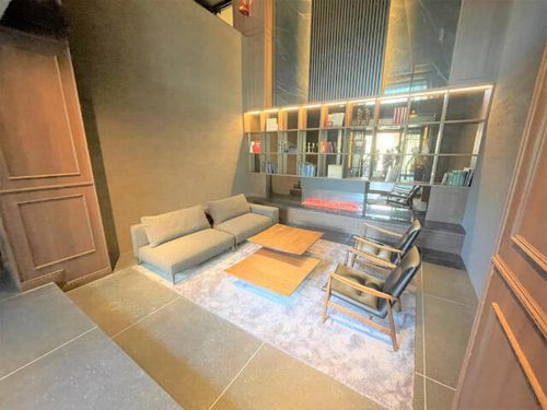 ルジェンドの玄関