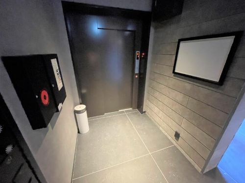 ルジェンドの玄関