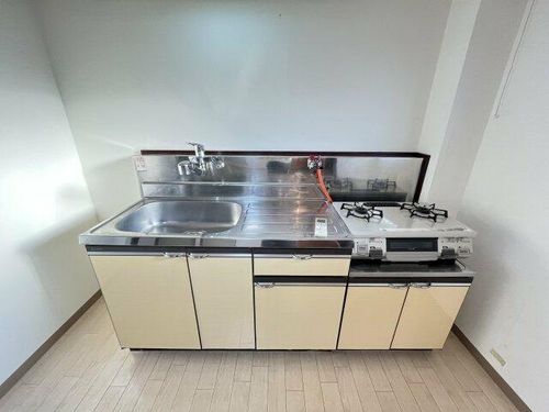 メゾン・ド・クミノ木のキッチン