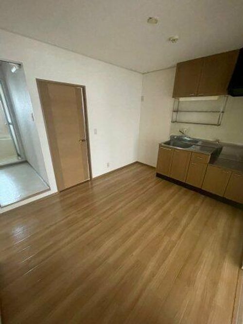 シャルマン横小路206の居間