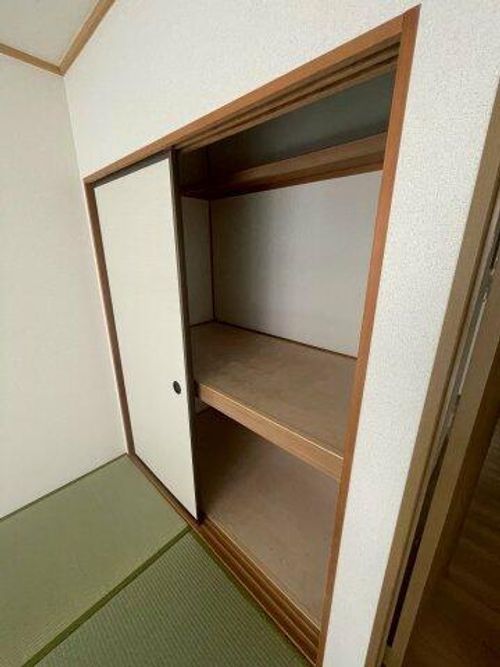 シャルマン横小路206の内装