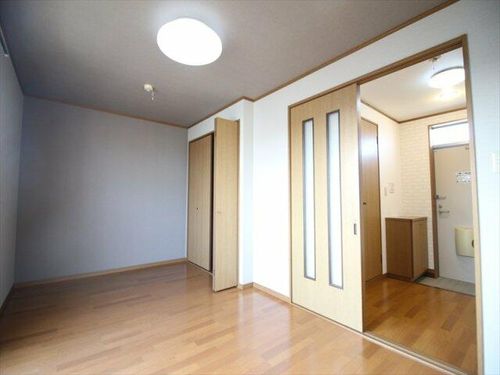 愛知県豊川市野口町新屋敷(アパート)の賃貸物件の居間