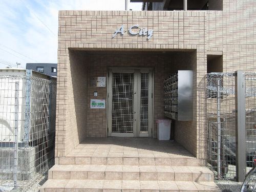 A・City今本町Ⅱの玄関