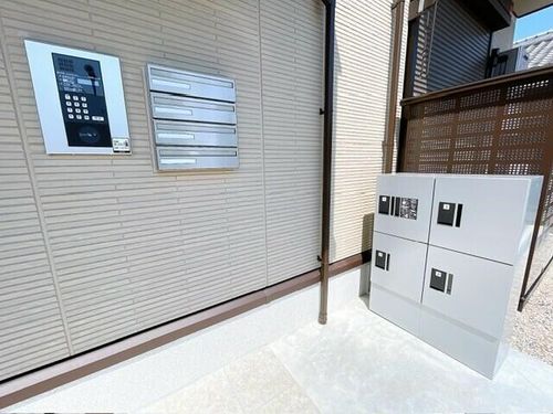 セレーノ平和が丘の玄関