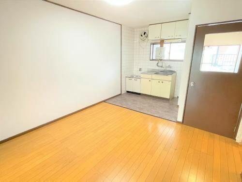 朝倉ハイツの居間