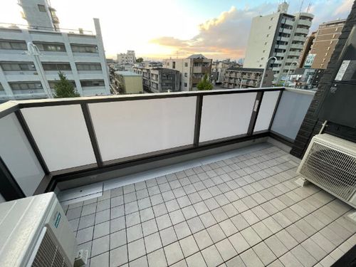 イースト グローリーの内装