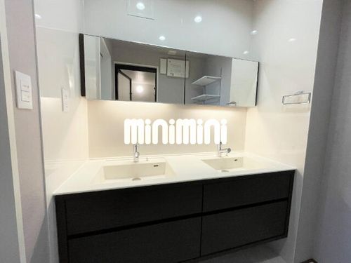 イースト グローリーの内装