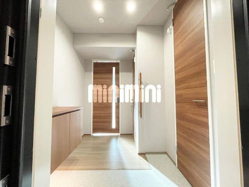 イースト グローリーの玄関