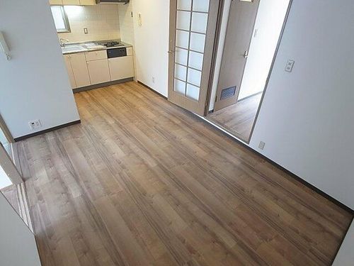ロイヤルコートナグラの居間