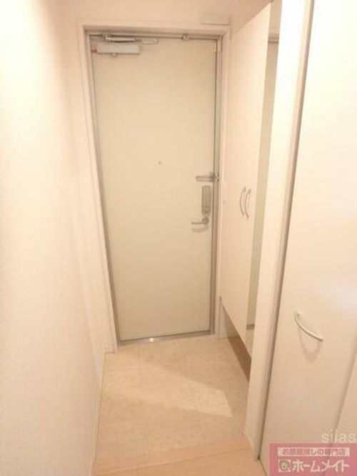 ラポート エルの玄関