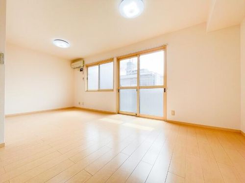 メゾン南山の居間