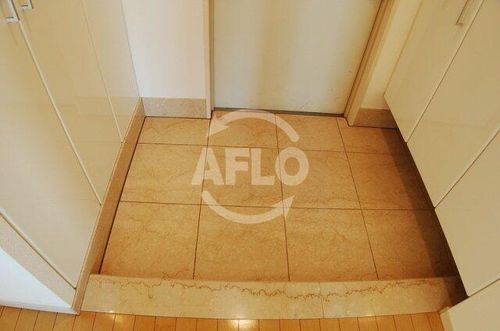 ライオンズマンション大阪スカイタワーの玄関