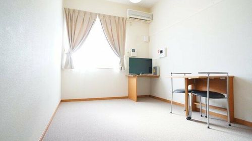 レオパレスヴァンベールIIの居間