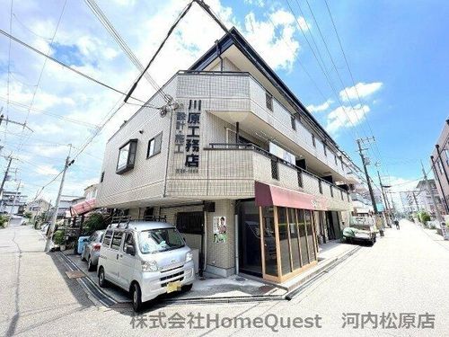マンションカワハラの外観