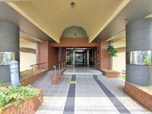 メゾンプレミールの玄関