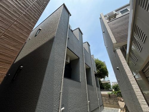 コンフォート東海通の玄関
