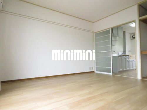 サンライフ末盛の居間