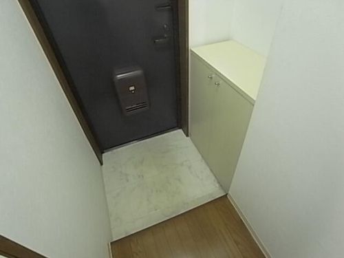 グランディア・ミ・アモーレ鈴蘭台の玄関