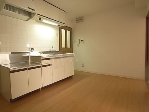 グランディア・ミ・アモーレ鈴蘭台の居間