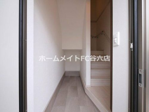 コート・ド・ボーヌ深江南南棟の玄関