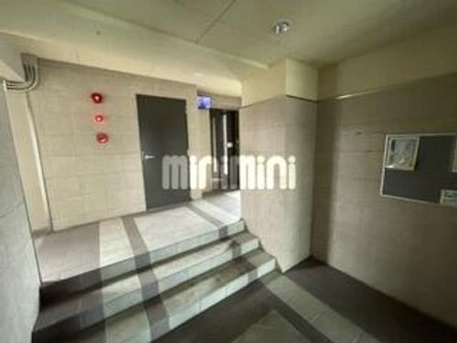 ヤマトマンション昭和橋の玄関