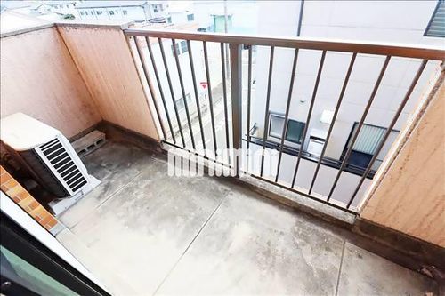 シオン草平の内装