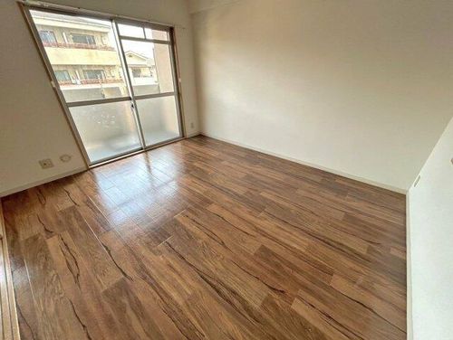 シーズモアの内装