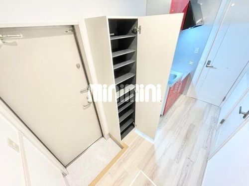 クレフラスト井戸田町の玄関