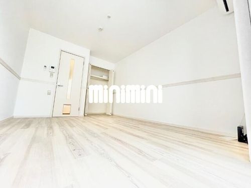 クレフラスト井戸田町の居間