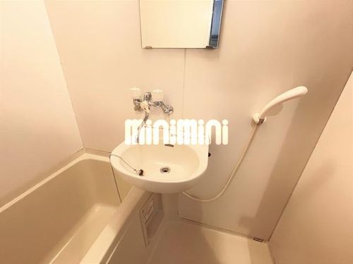 カワナセーワの内装