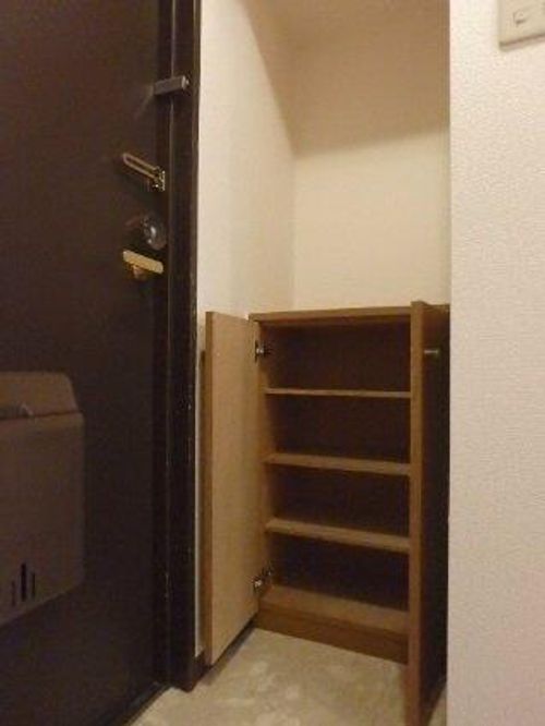 オレンジコート西心斎橋の玄関